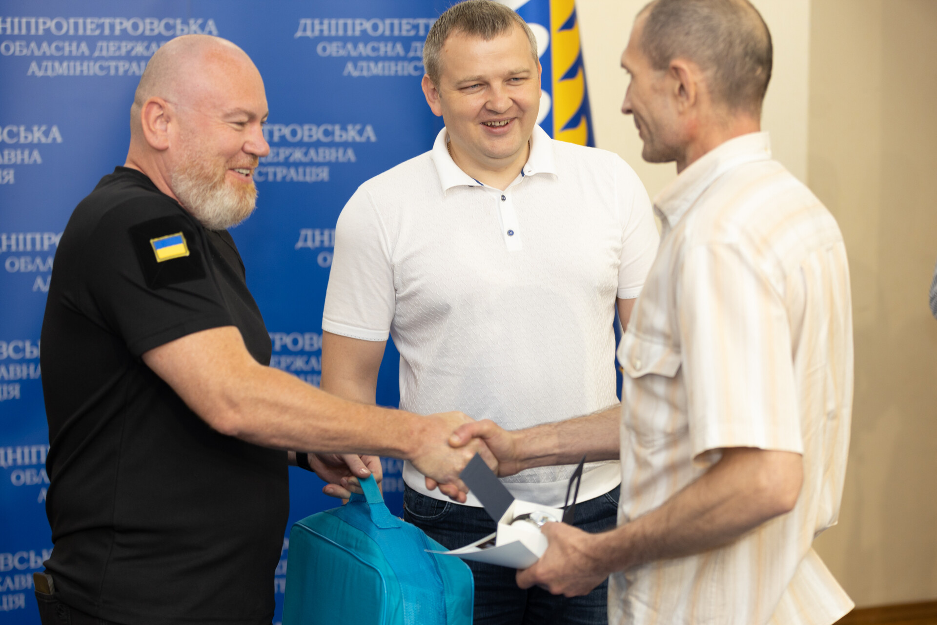 медикам дніпропетровщини до професійного свята вручили пам’ятні подарунки - зображення 1